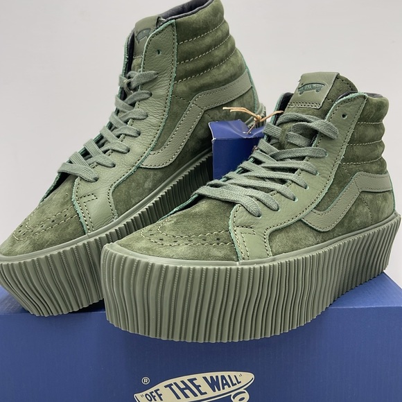Vans Women’s Sk8-Hi Reissue 3 Platform
Lx Suede/Leather Army
VN000CNFARM
Mono - Picture 4 of 16